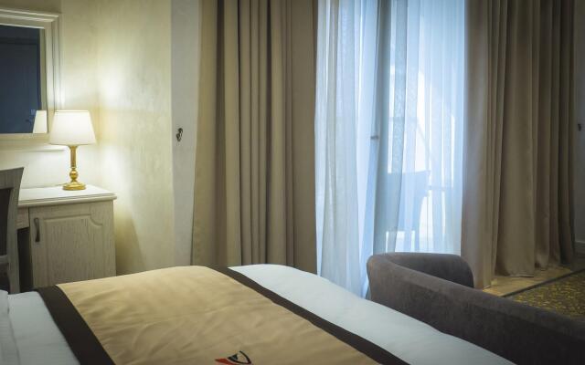 Colosseum Marina Hotel