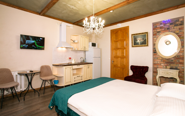 Grey-S Guest House