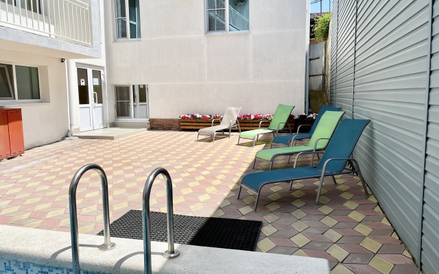 MERRI-OTT Hotel