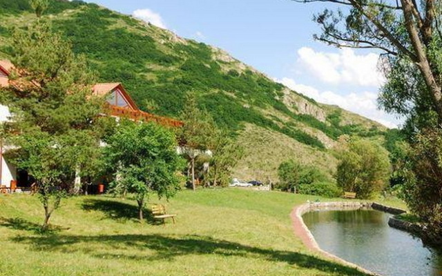 Arthurs Aghveran Resort
