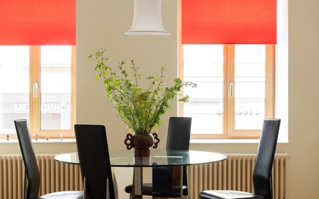 Апартаменты с тремя спальнями на Петроградской стороне