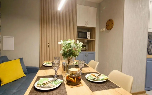 Квартира Трехкомнатная с Новым Дизайнерским Ремонтом