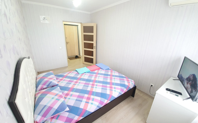 Vitalij HouseRent Dvuhkomnatnaya po ul. Neftyanikov,27 Flat