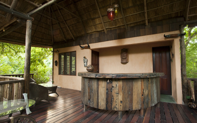 Отель Selous Kinga Lodge