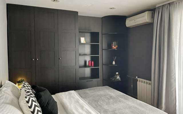 Na Pereulke Dokuchaev 2 Flat