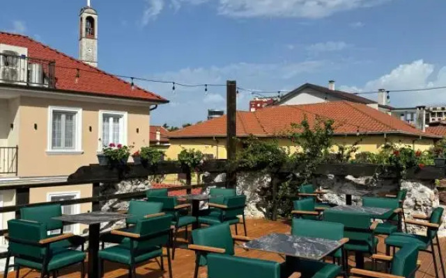 Ikona Hotel