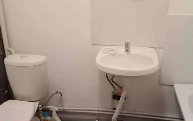 V Molodezhnom Kvartale, 2 Flat