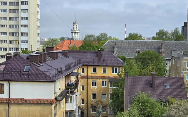 V Tsentre Kaliningrada Na Molochinskogo 4 Flat