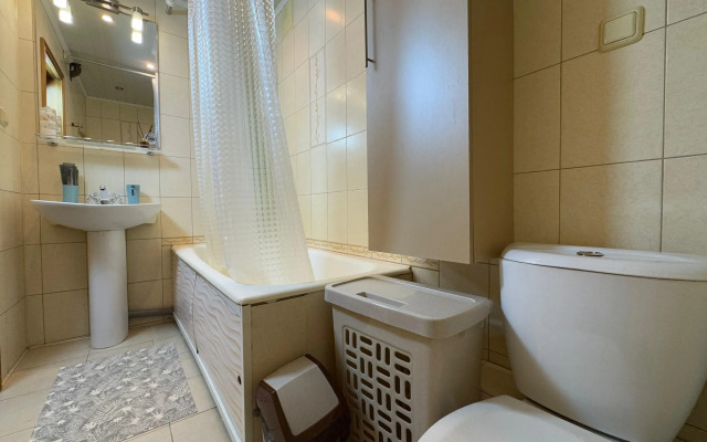 Квартира 3-Комнатная Верхнепортовая 64а