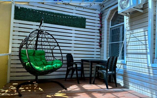 Частный дом с террасой Sun City в центре Сочи