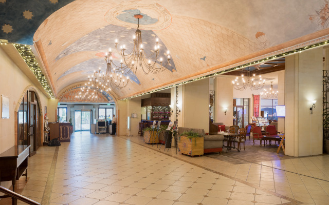 Bogatyr Hotel — Includes Sochi Park Tickets