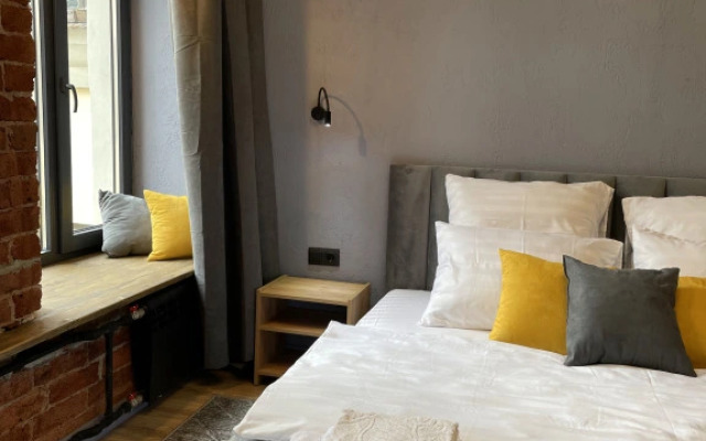 English 27 Apartment