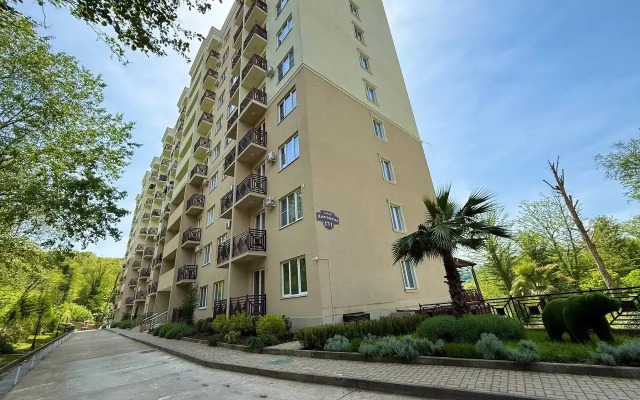 V Samom Zelenom Rayone Sochi Flat