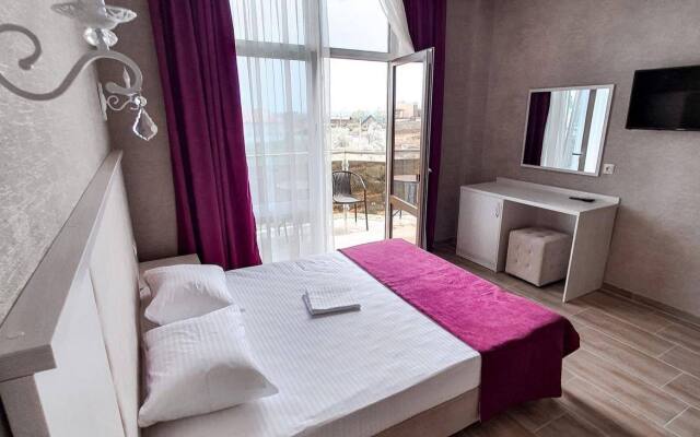 Akros Guest house
