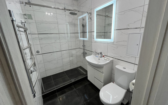 S Vidom Na Ozero V Tsentre Zelenogradska Flat