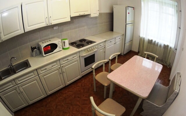Chelyuskintsev 5 Apartments