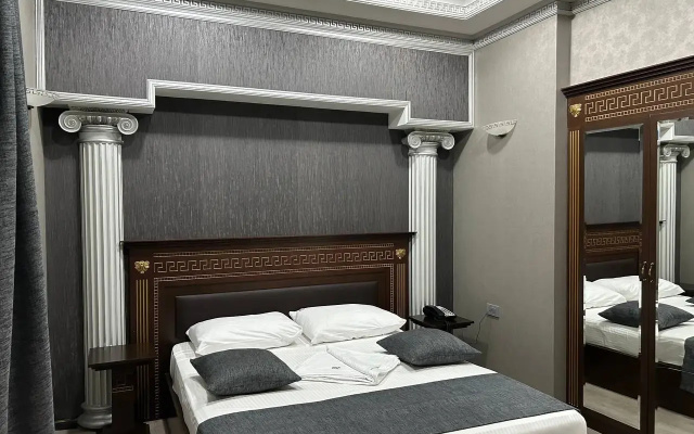 Отель Roma Yerevan & Tours