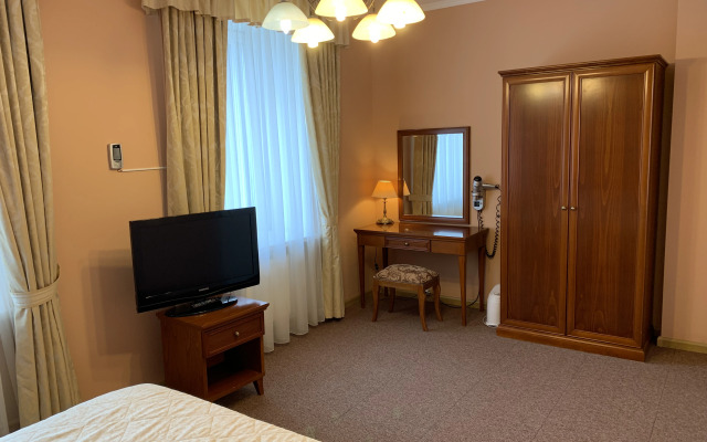 Отель Кристалл