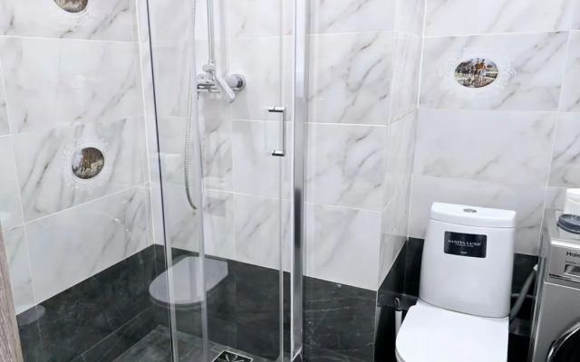 Na Proyezde Atlasova Flat