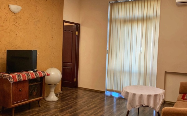 Saryan 2 Apartments