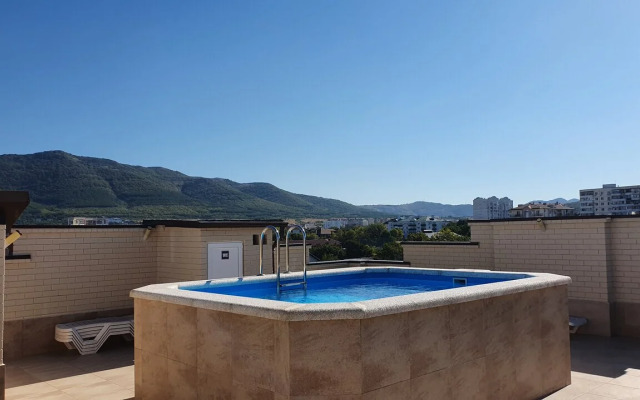 Manopolis Guest house
