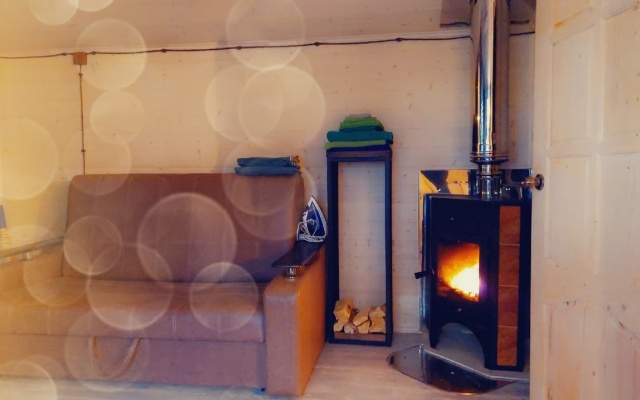 Гостевой дом Угоринка Колесо