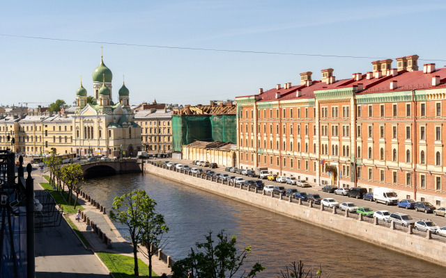 Апартаменты с Балконом и Видом на Никольский Собор
