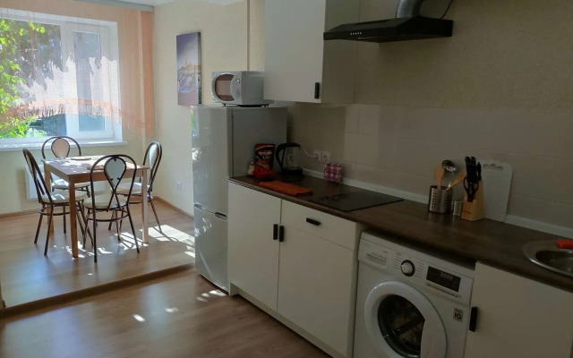 Na Industrialnoy 1B/3A Apartments
