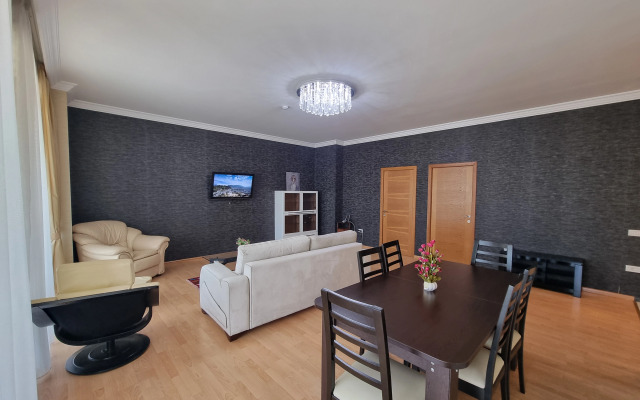 Isr Lux Apartments