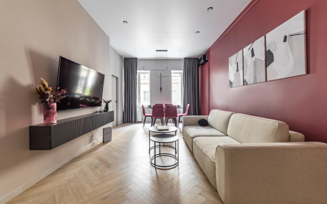 Trekhkomnatnaya S Dizaynerskim Remontom Na Sadovoy Flat