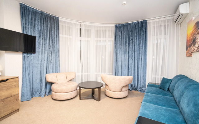 Dream Hotel