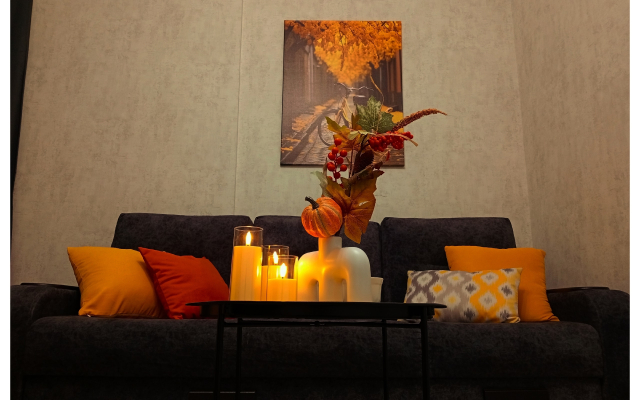 Квартира с панорамными окнами с видом на озеро