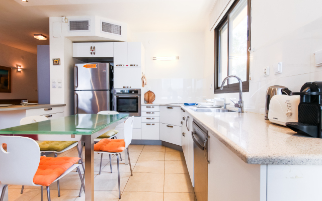 Cosy 1br Near Beach By Feelhome Apartments