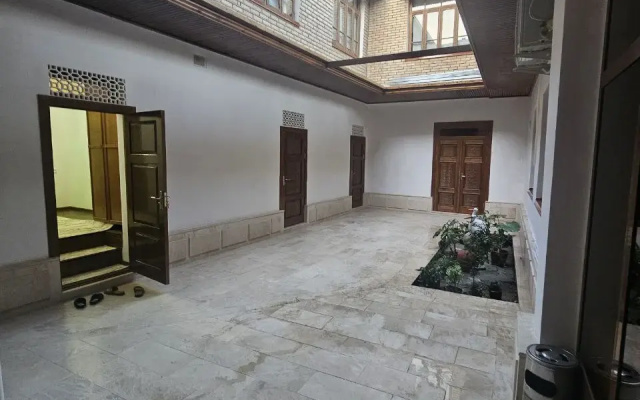 Butik-otel' Parvina  in old city