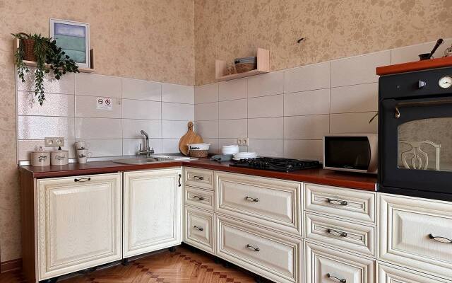 Квартира Роскошная Трёхкомнатная