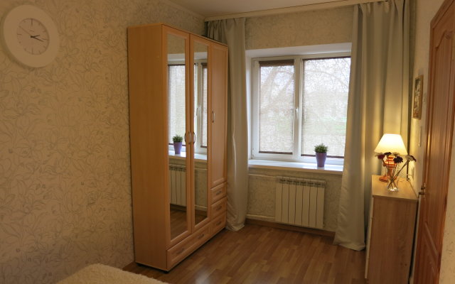 U Dvukh Vokzalov Flat