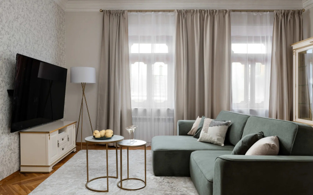 Квартира GM Apartments Новая и тихая Трехкомнатная на Тверской