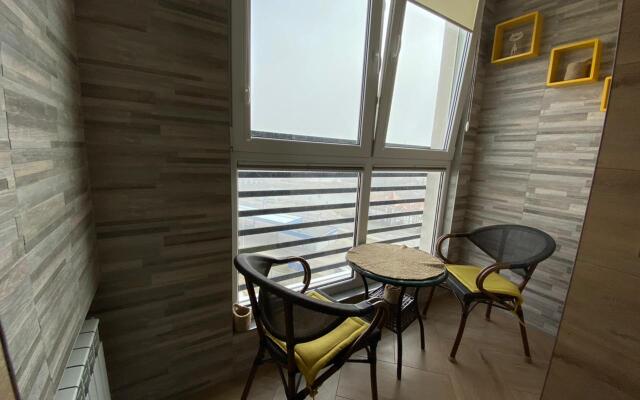 V Tsentre U Morya Apartments