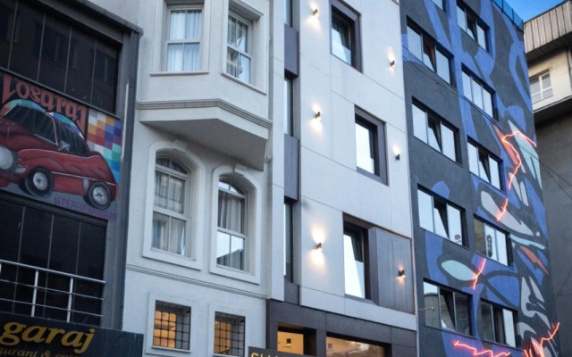 Smart and Simple Hotel Karakoy