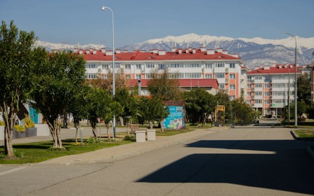 Dlya 4kh gostey v minute ot morya s oborudovannoy kukhonnoy zonoy i prostornym dushem Flat