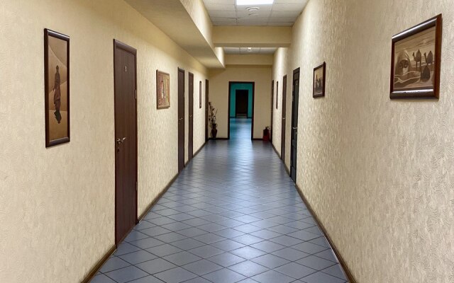 12 Futov Hotel