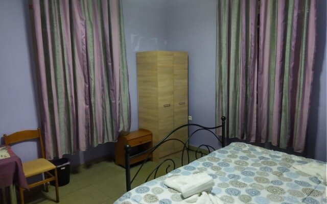 Pinguino Hostel Athens