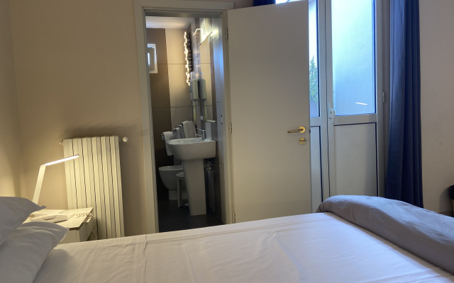 Up Hotel