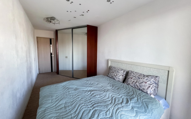 Квартира 3-комнатная на Баумана 12