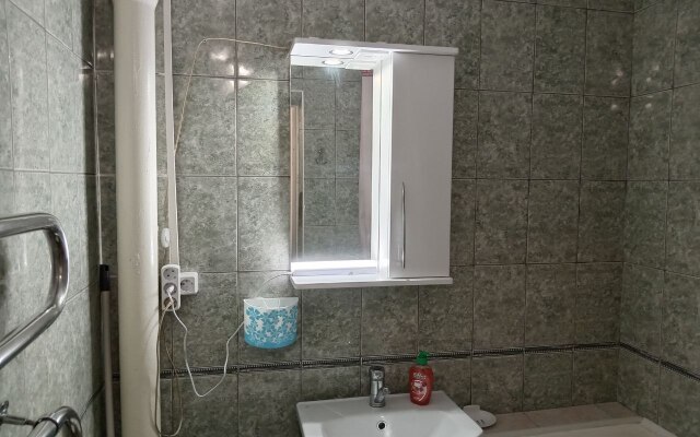 1 Komnatnaya S Balkonom Flat