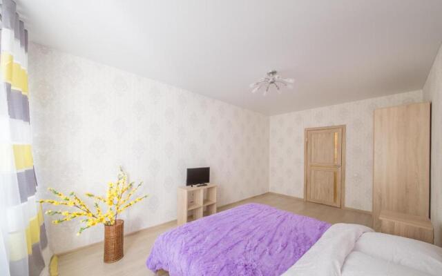 Na Kremenchugskoy 9k2 Apartments