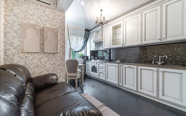 S Konditsionerom Vozle Kievskogo Vokzala Flat