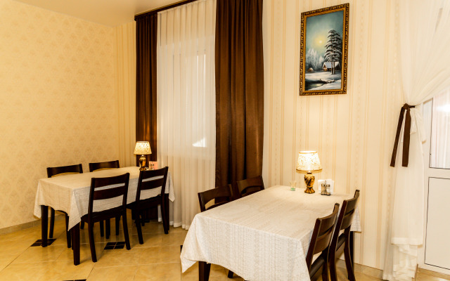 Dinastiya Guest House