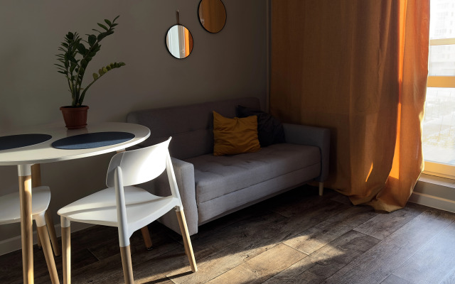 V Tsentre Chelyabinska Ryadom S Parkom Gagarina Flat