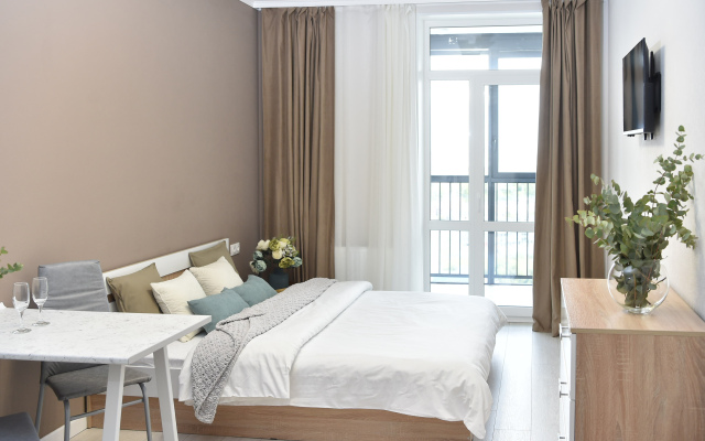 ApartHause s krasivym vidom na gorod na 24 etazhe Apartments
